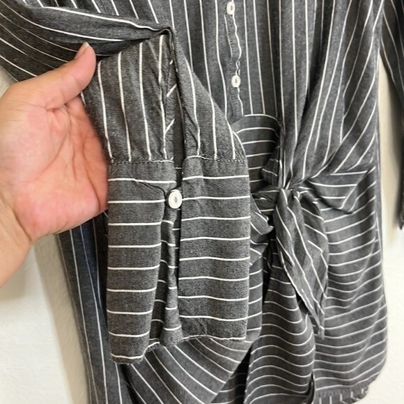 Poised and Proper Grey Striped Knotted Shirt Dress Sz medium long sleeve - Picture 9 of 16